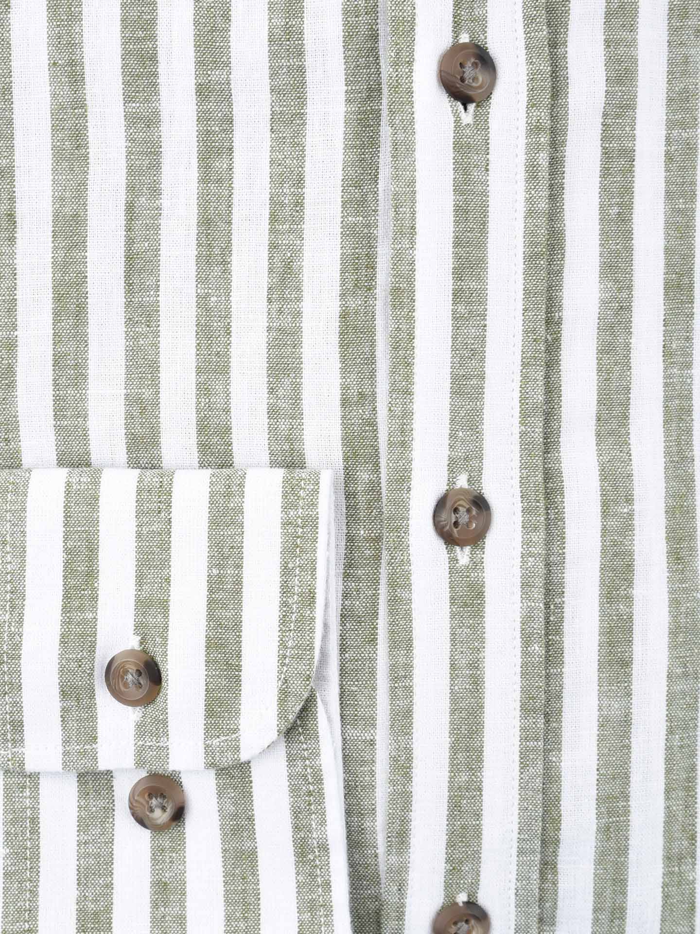 Camisa às Riscas