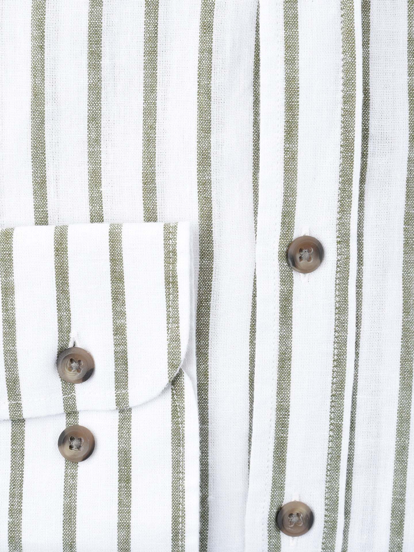Camisa às Riscas