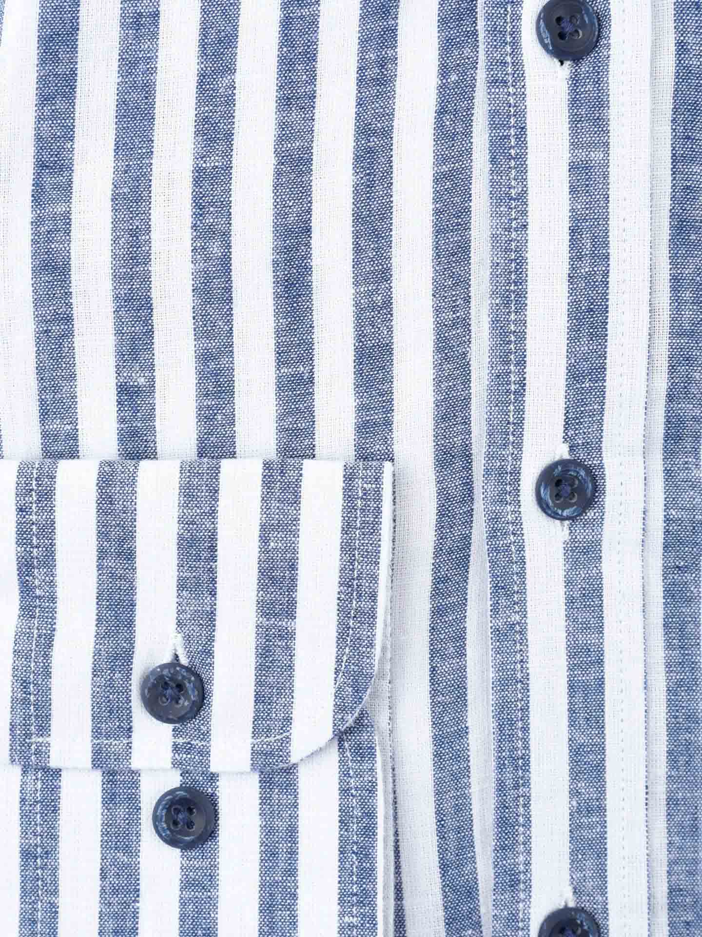 Camisa às Riscas