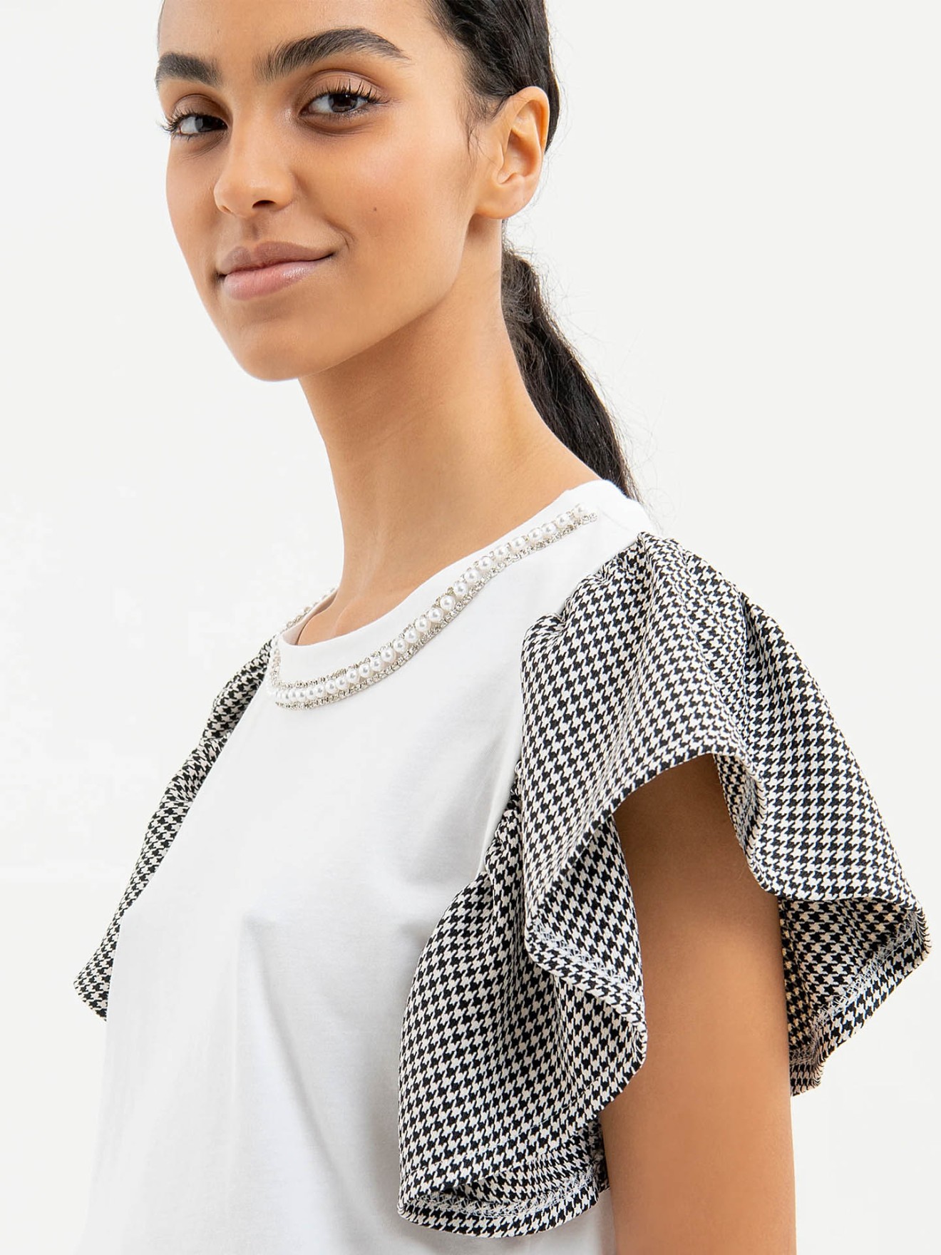 T-Shirt com Folho nas Mangas