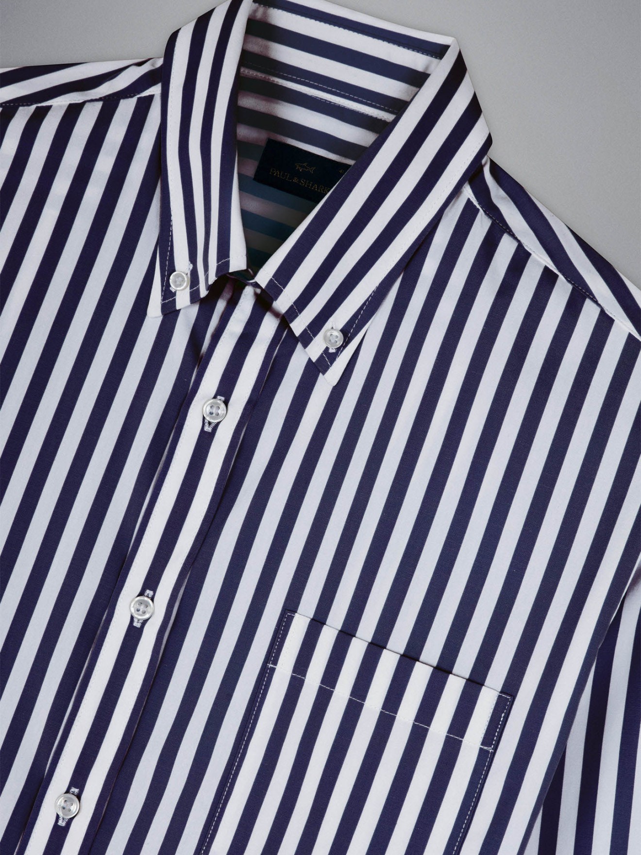 Camisa �s Riscas