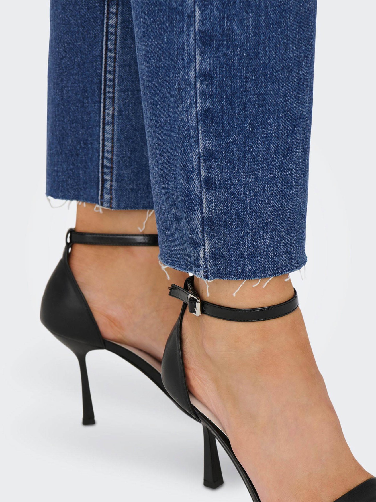 Cal�as de Ganga Straight Fit