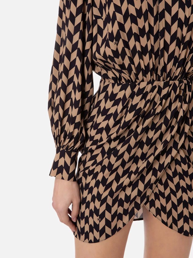 Vestido com Padrão