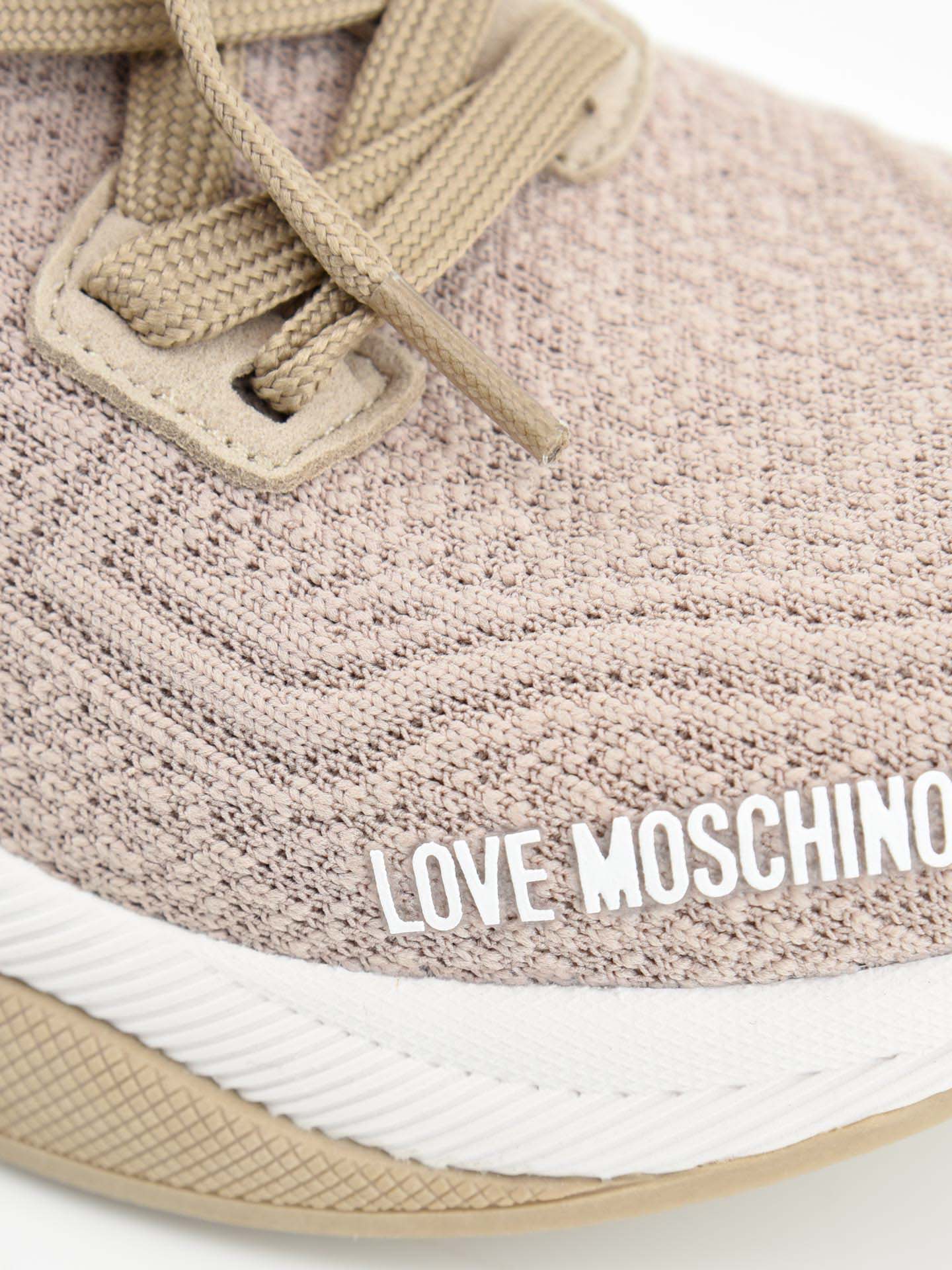 Sapatilhas com Cunha