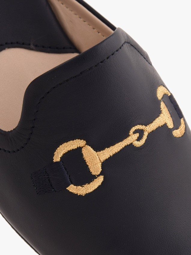 Chinelos de Casa em Pele