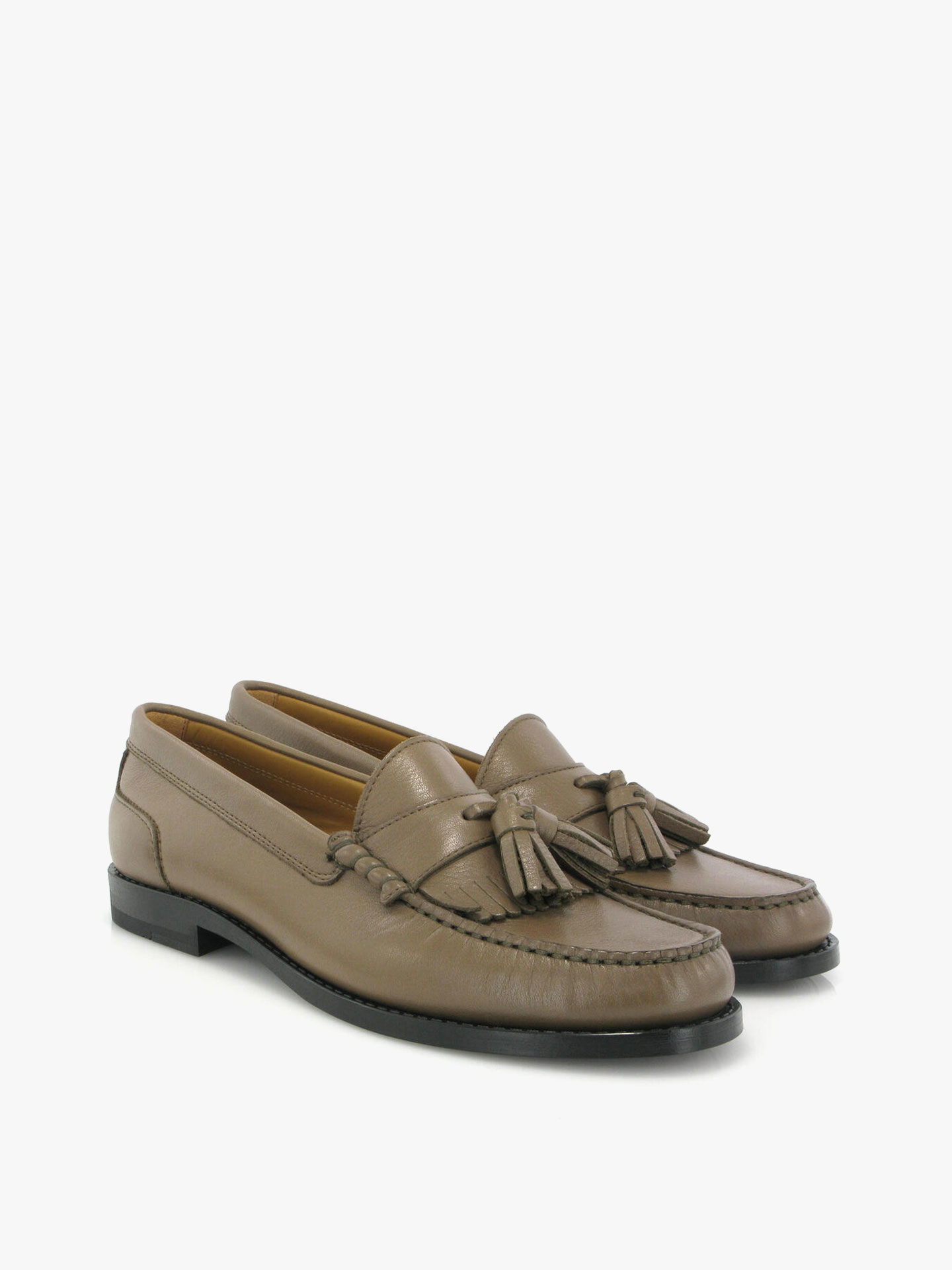 Loafers Sarah em Pele Com Borlas