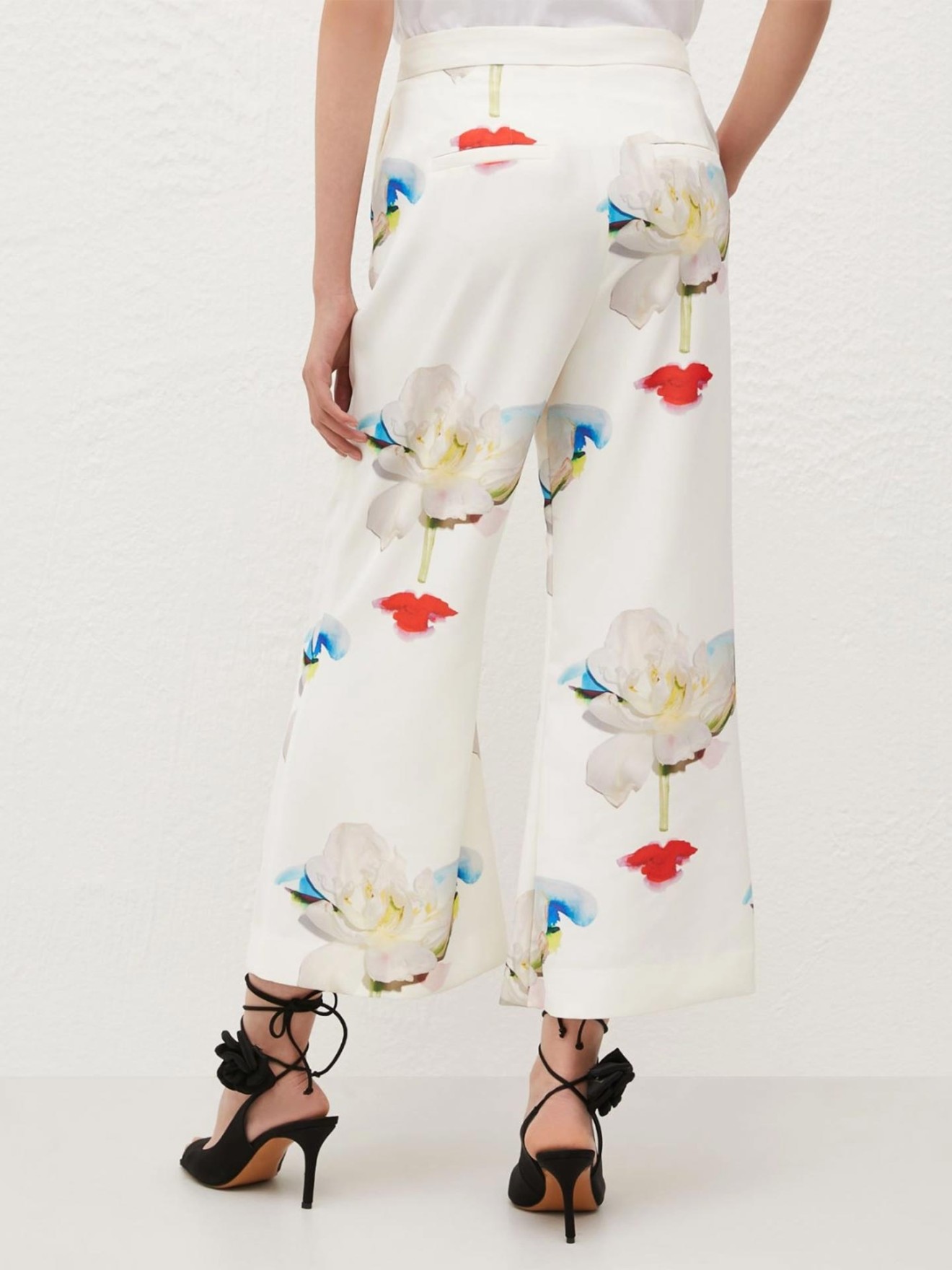 Cal�as Flared Fit