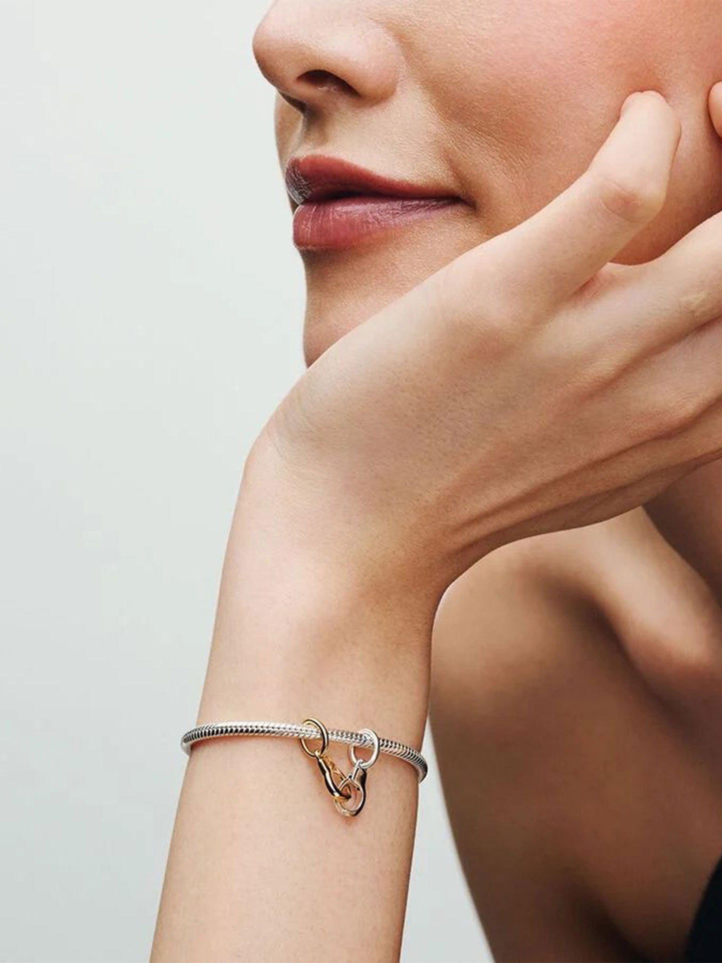 Conta Pendente Handcuffs