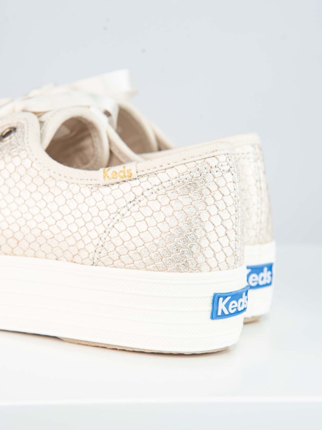 Sapatilhas cordões em laço