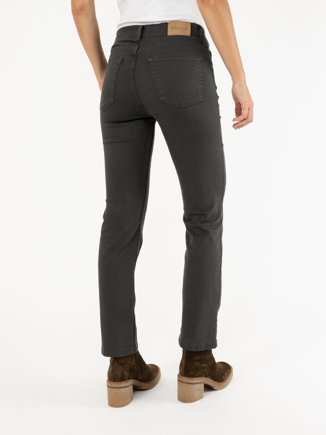 Calças Straight Fit