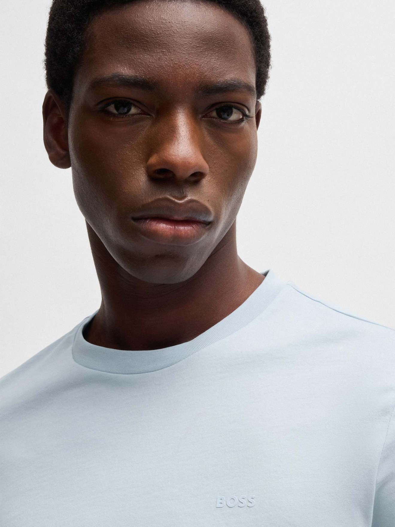T-Shirt B�sica
