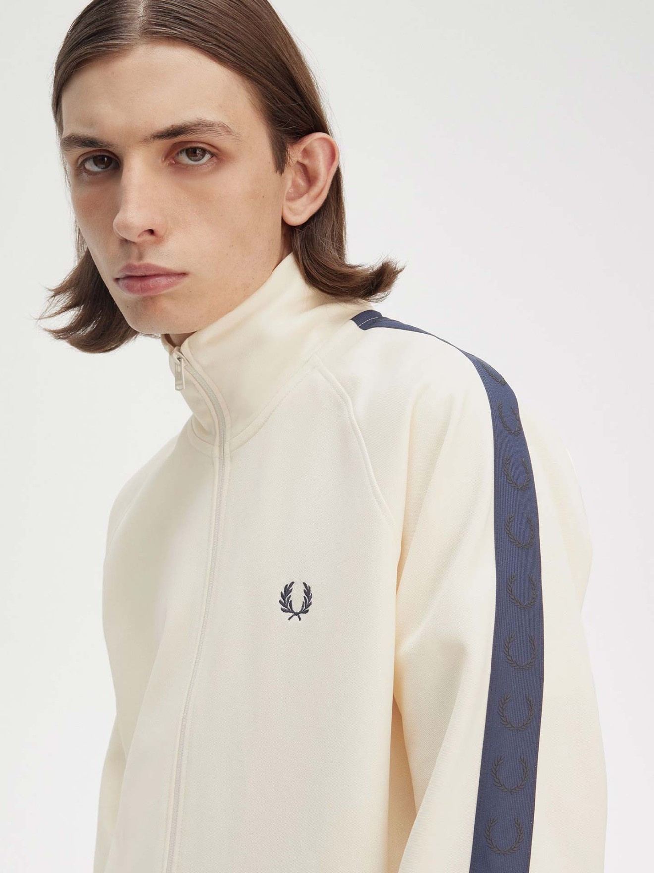 Casaco Contrast Tape Track