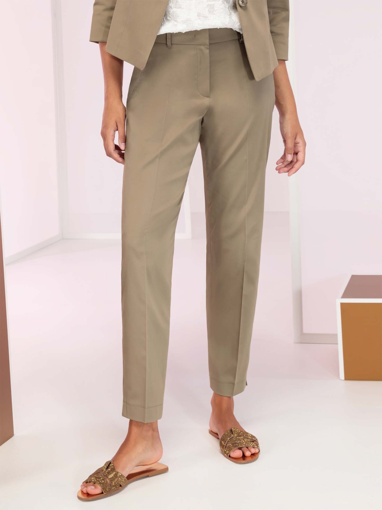 Calças Straight Fit