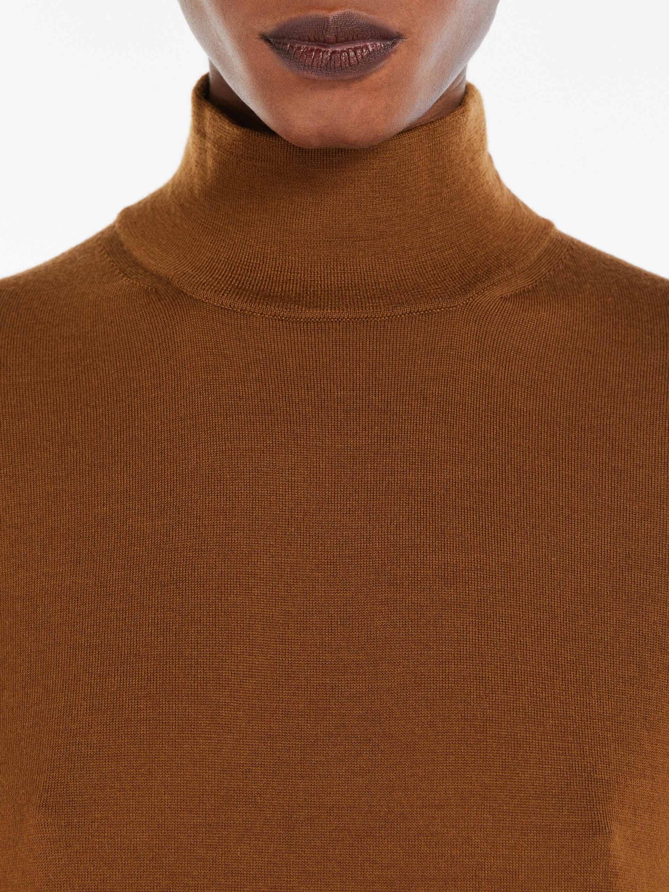 Camisola de Gola Alta
