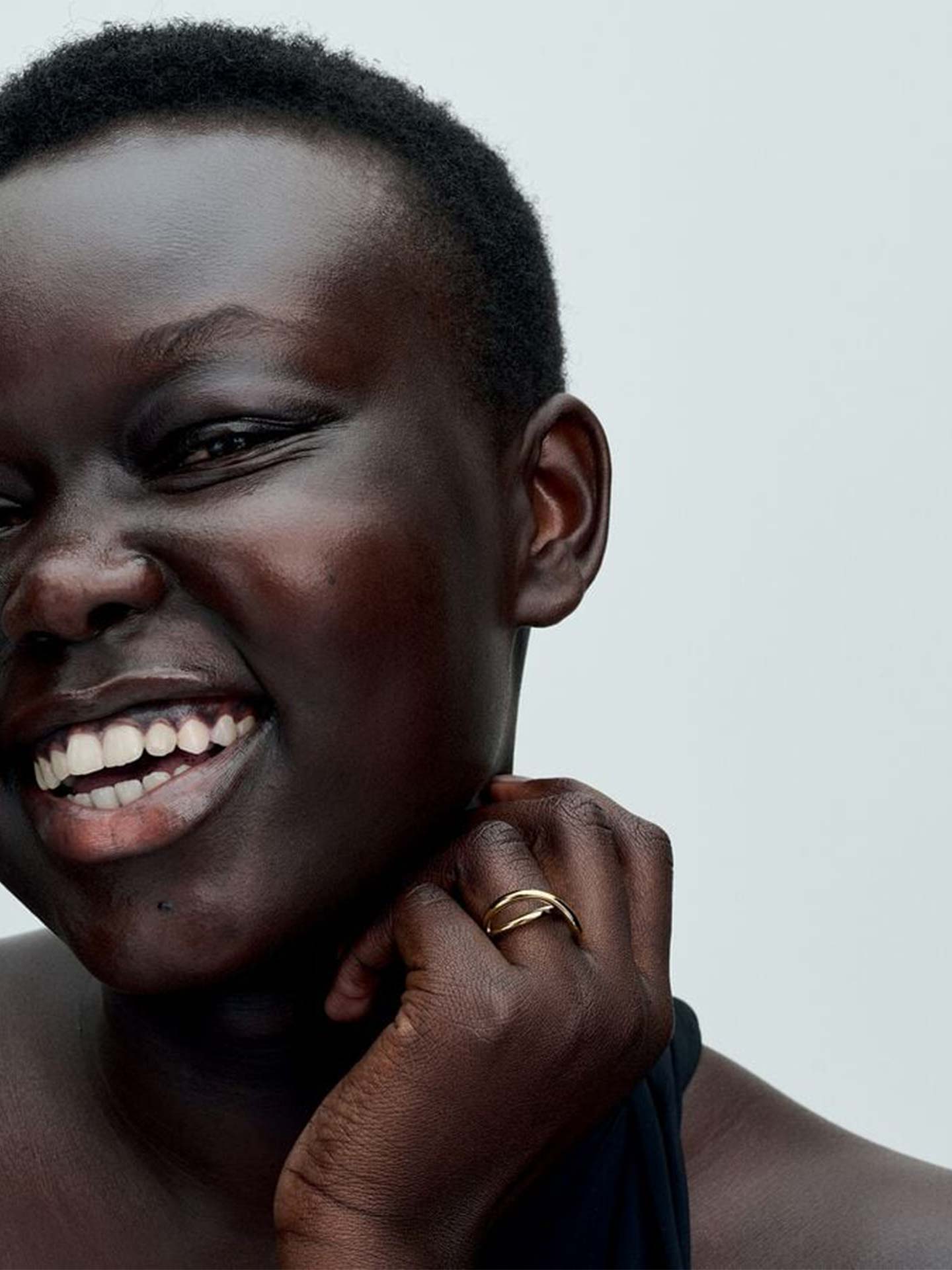 Anel Infinito com Linhas Orgânicas