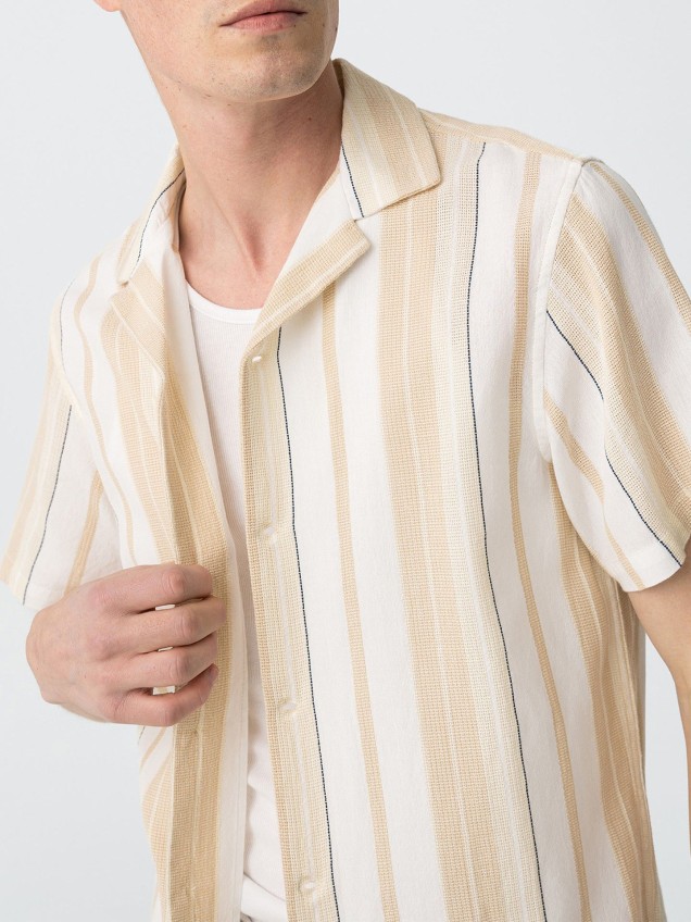 Camisa às Riscas