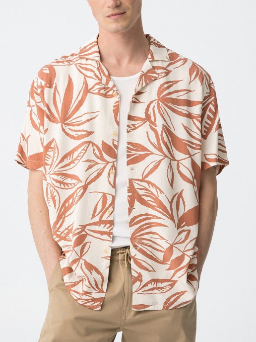 Camisa com Padro Floral
