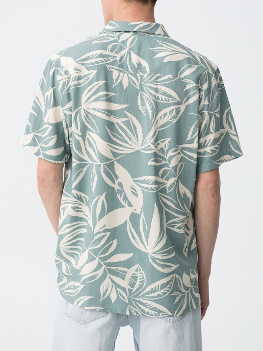 Camisa com Padro Floral