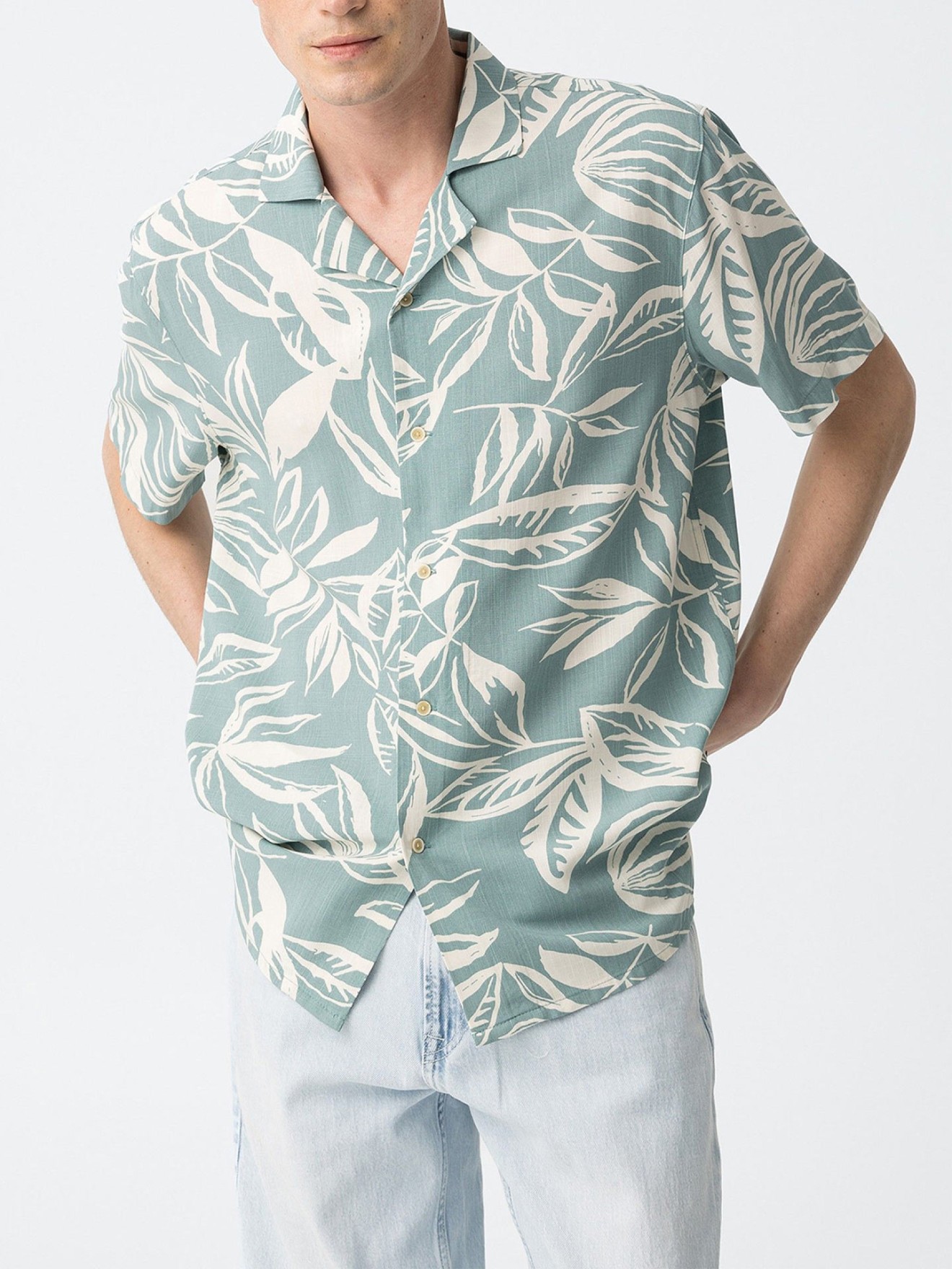 Camisa com Padrão Floral