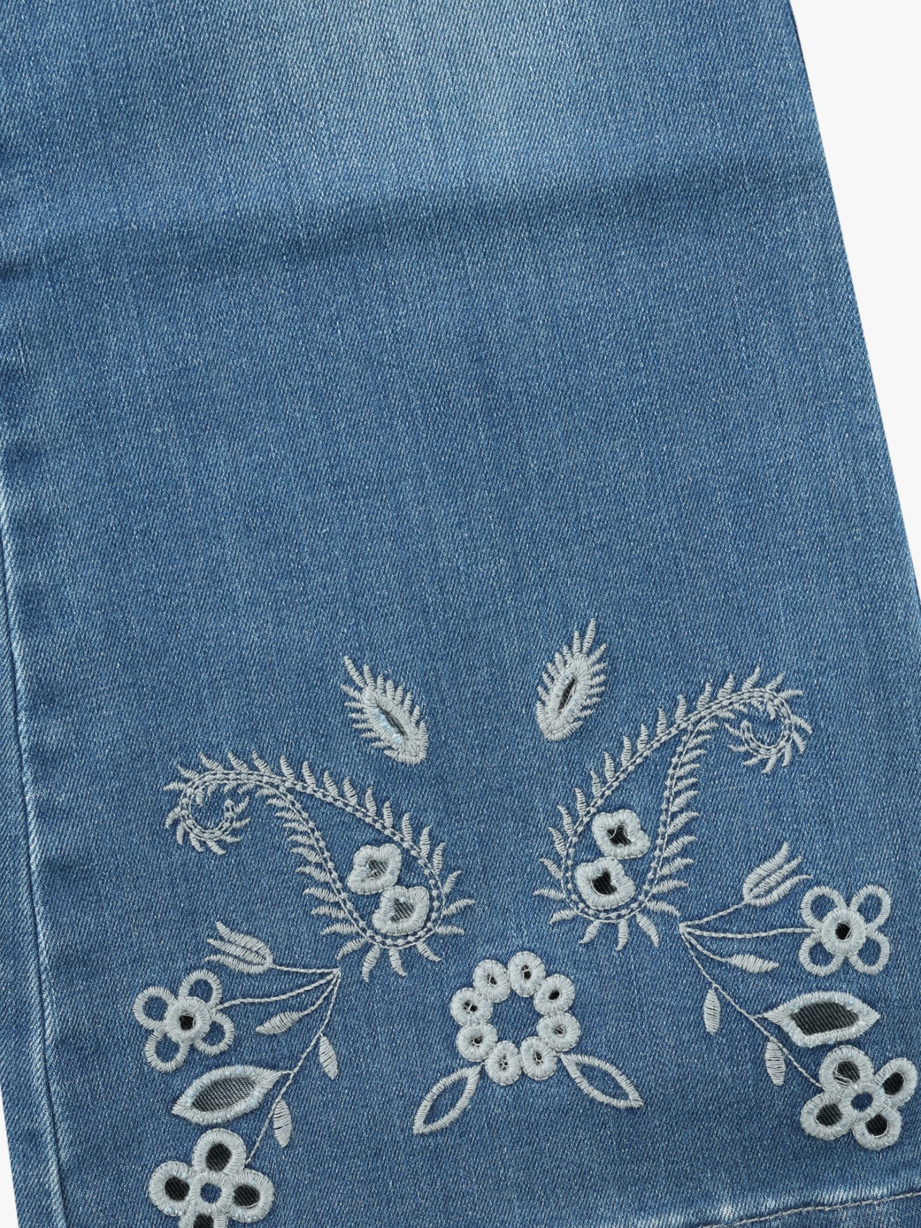 Cal�as de Ganga Flared Fit