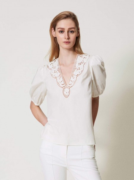 Blusa com Bordado Ingls