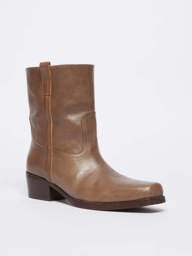 Botas Ranch