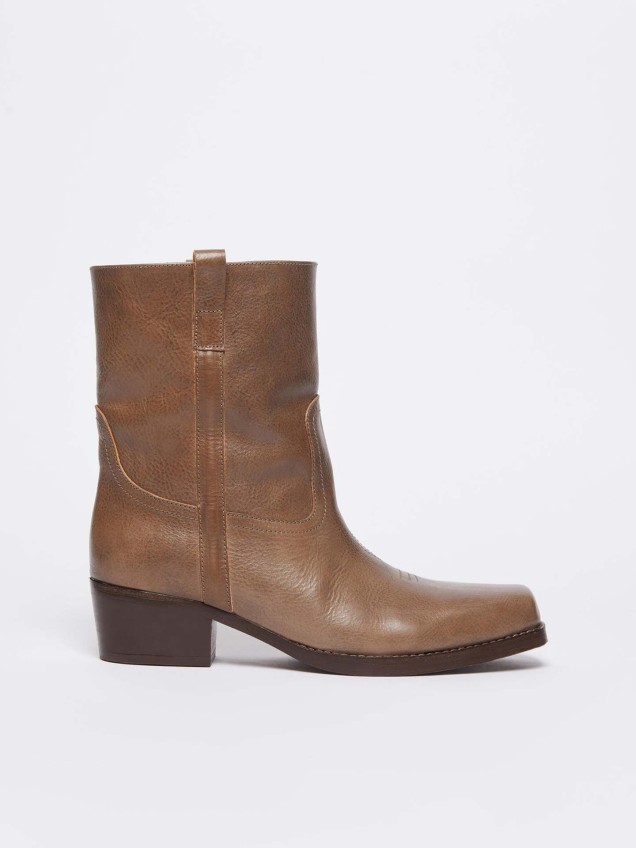 Botas Ranch