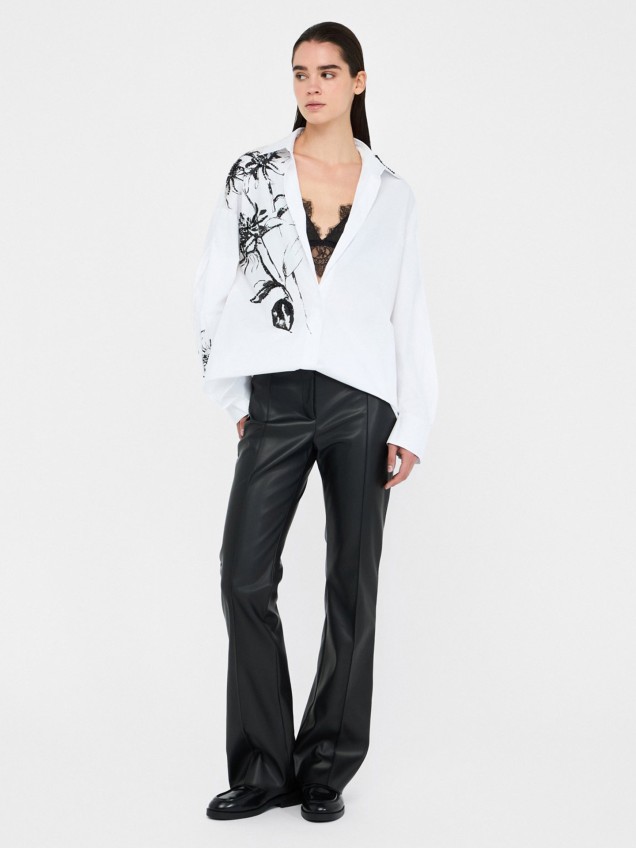 Camisa Oversized com Estampado Floral e Cristais