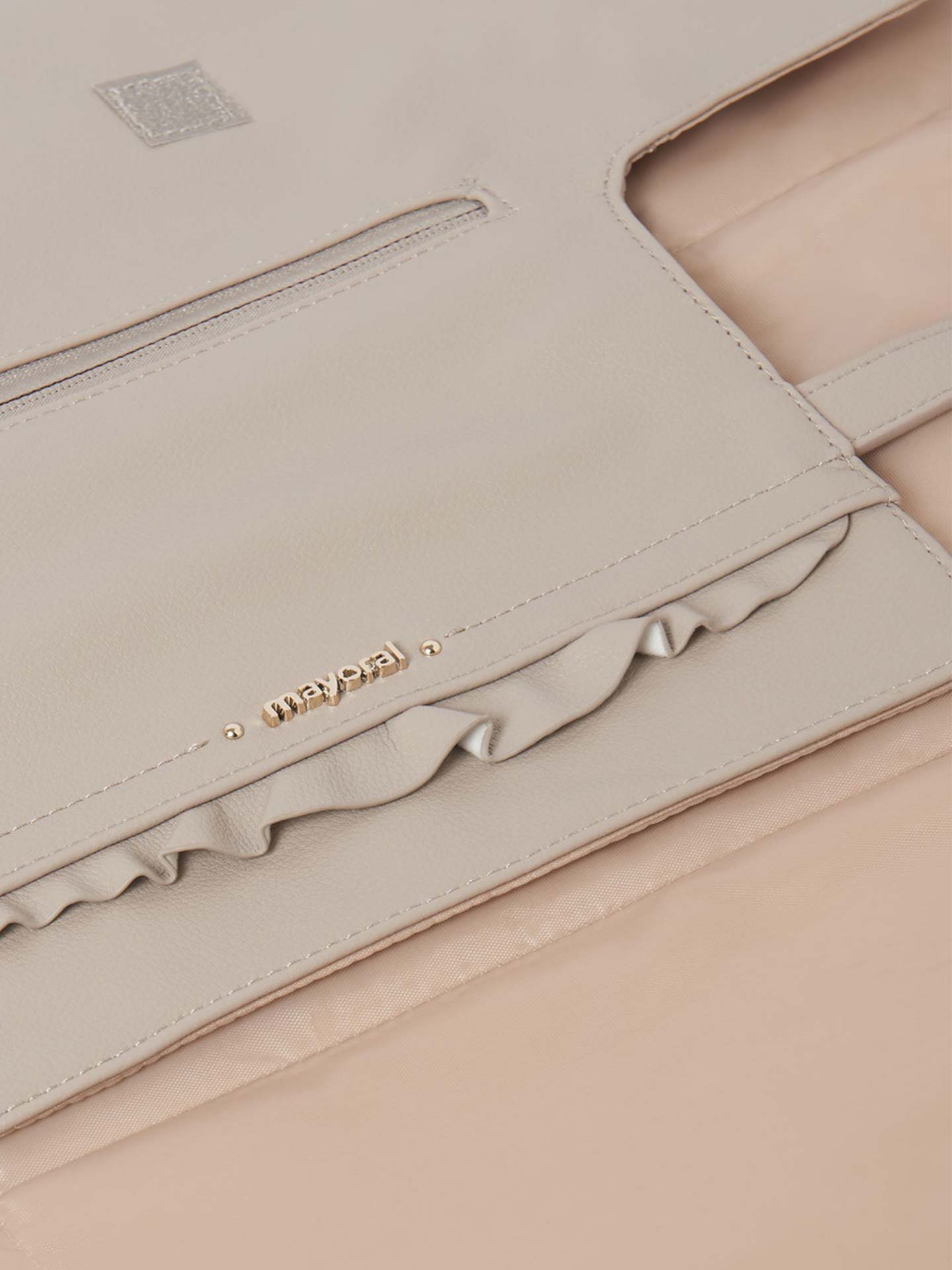 Muda Fraldas com Folhos