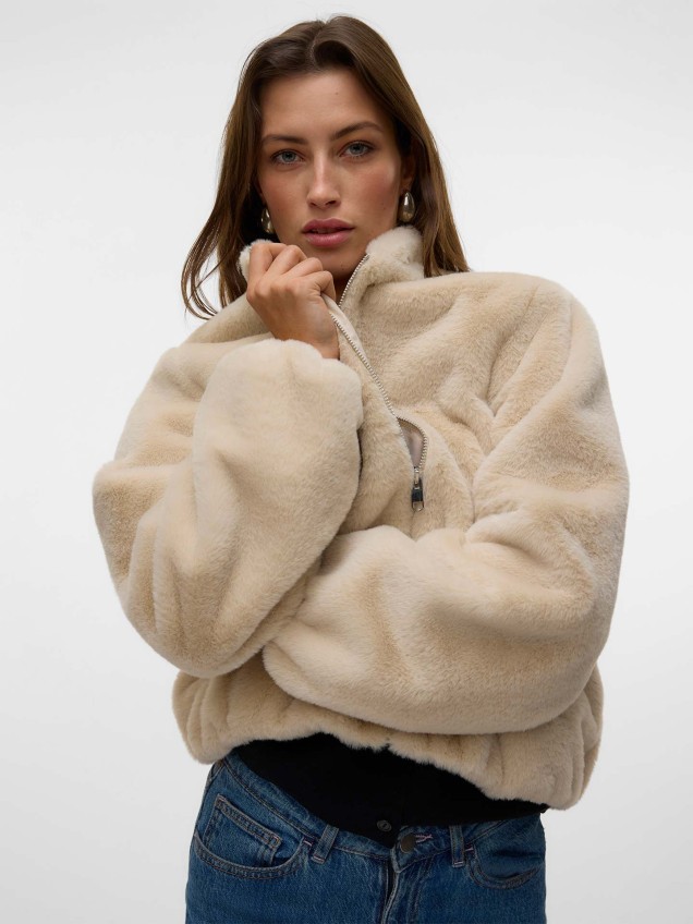 Casaco Curto de Efeito Pelo Sonjaliga