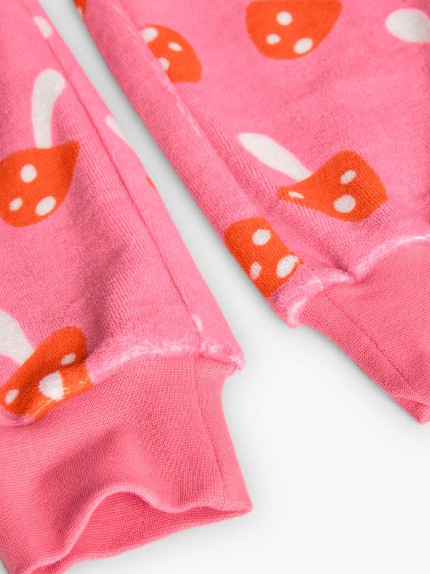 Pijama de Veludo com Estampado de Cogumelos