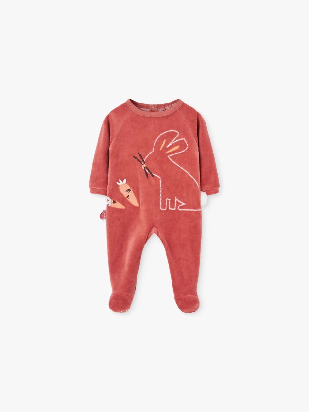 Babygrow em Veludo com Aplicao de Coelho e Cenoura