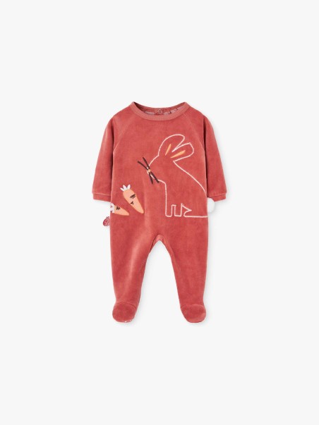 Babygrow em Veludo com Aplicao de Coelho e Cenoura