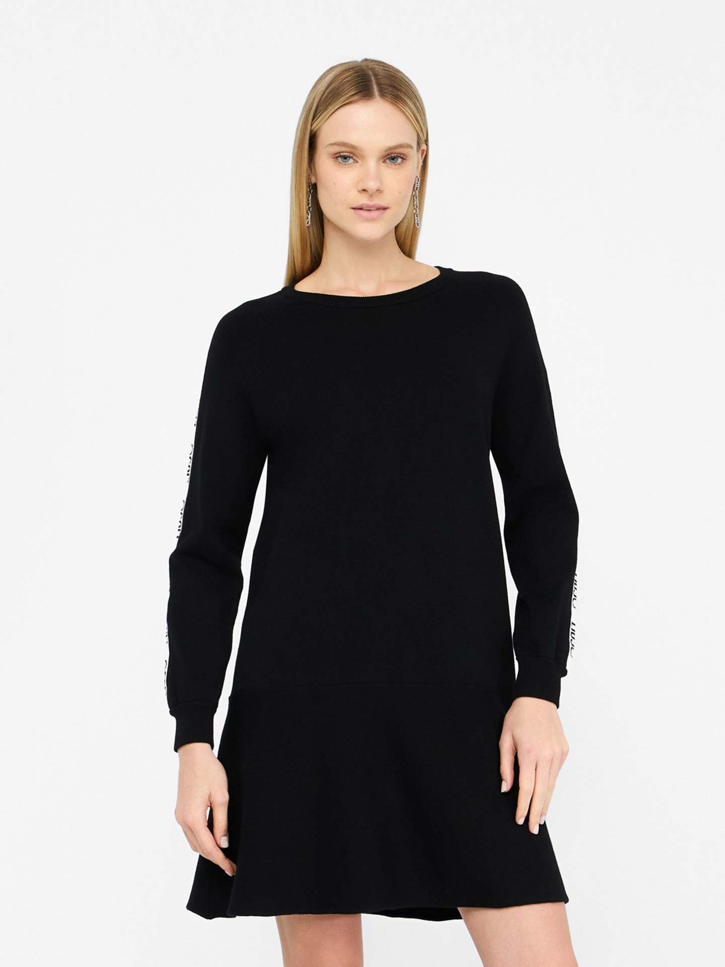 Vestido Curto em Malha