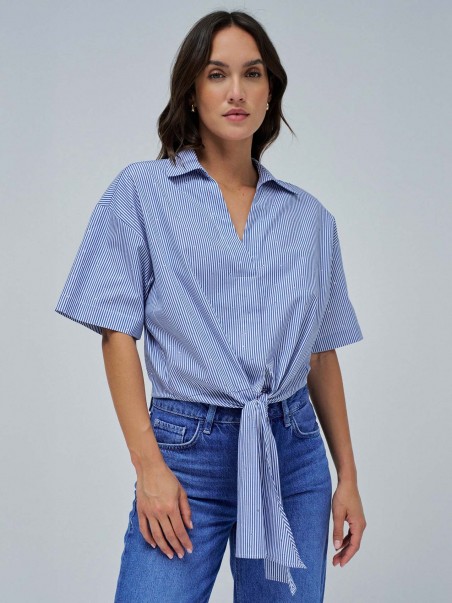 Blusa com Lao na Bainha