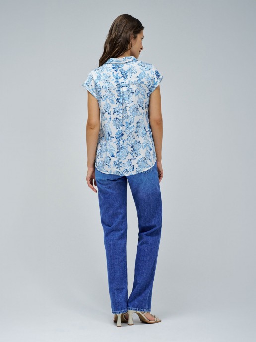 Blusa com Padro Floral