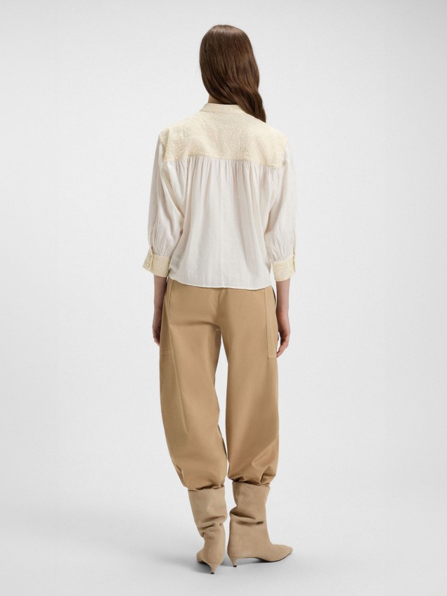 Blusa com Bordados