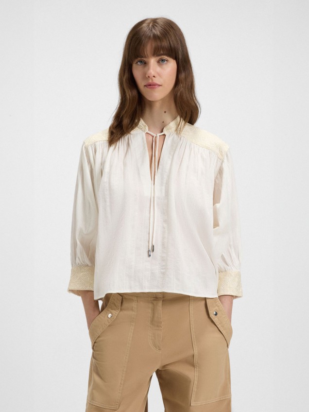 Blusa com Bordados