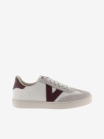 Branco com bordeaux