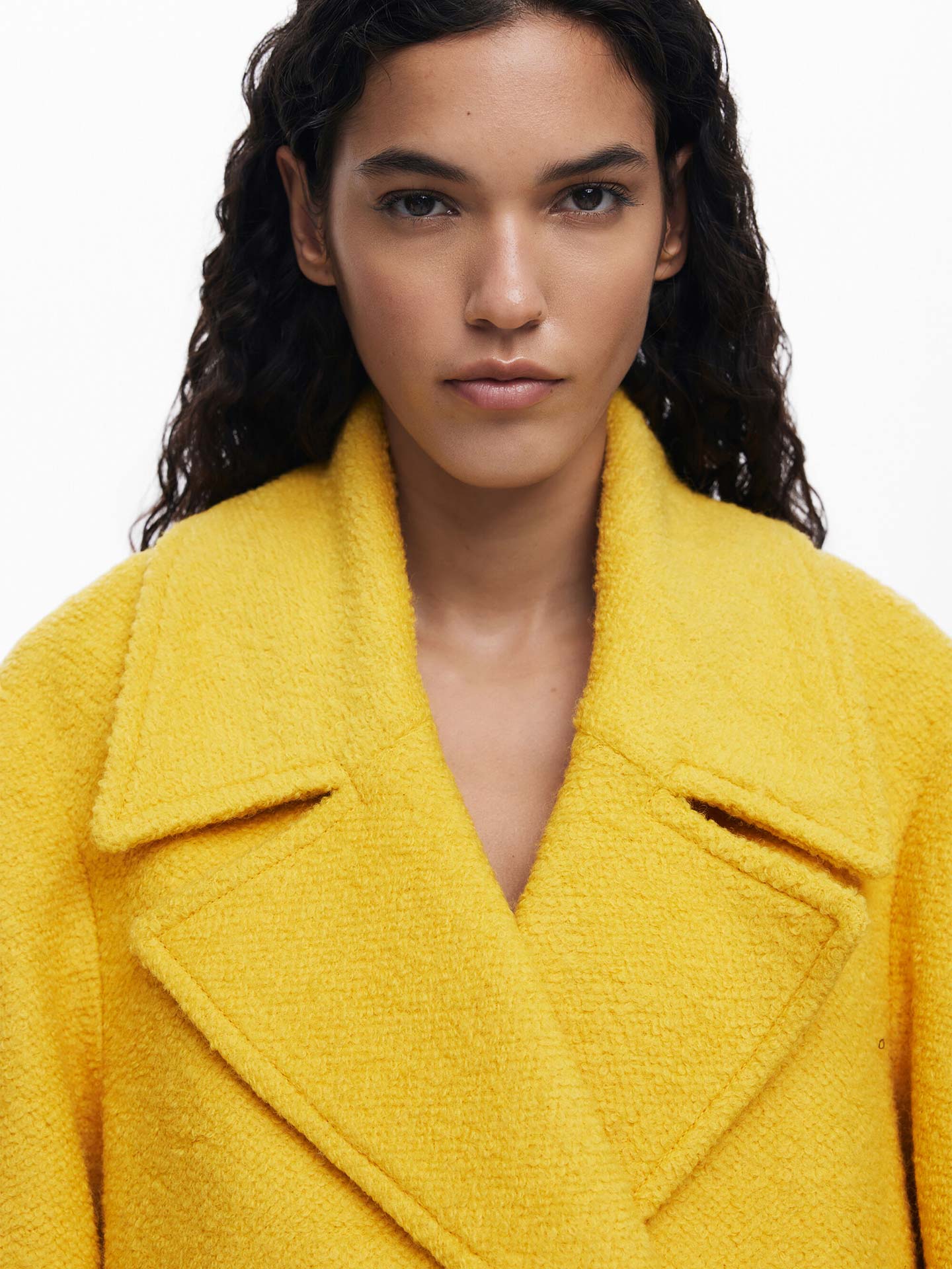 Casaco Curto com Gola de Lapela