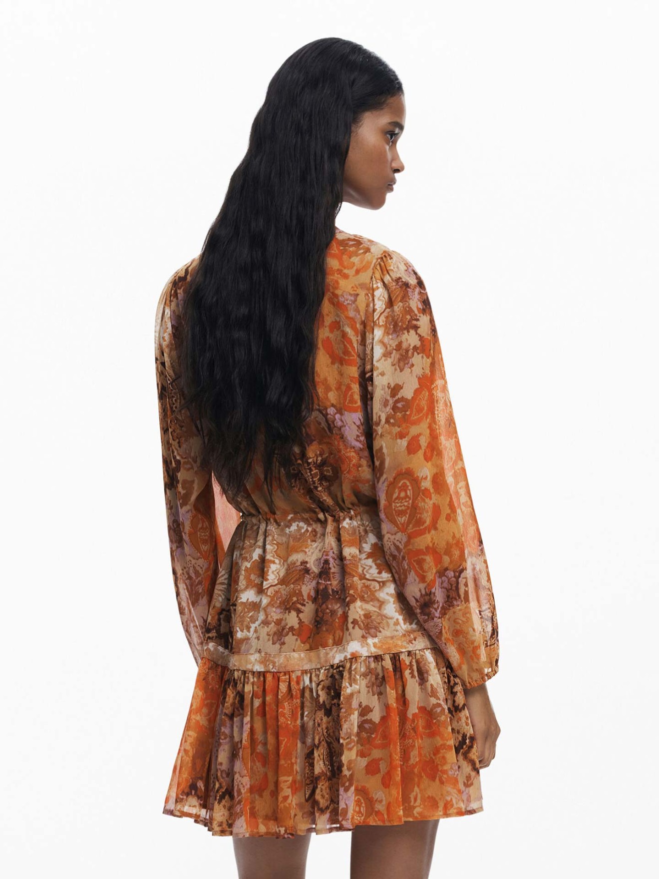 Vestido Curto Fluido com Padro