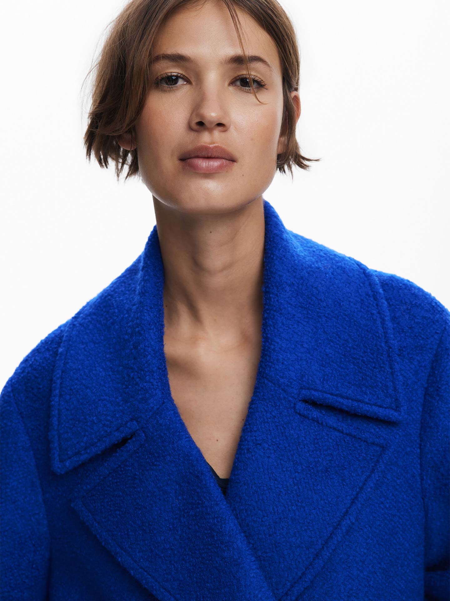 Casaco Curto com Gola de Lapela