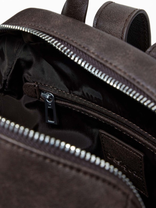 Mala Mochila com Tachas