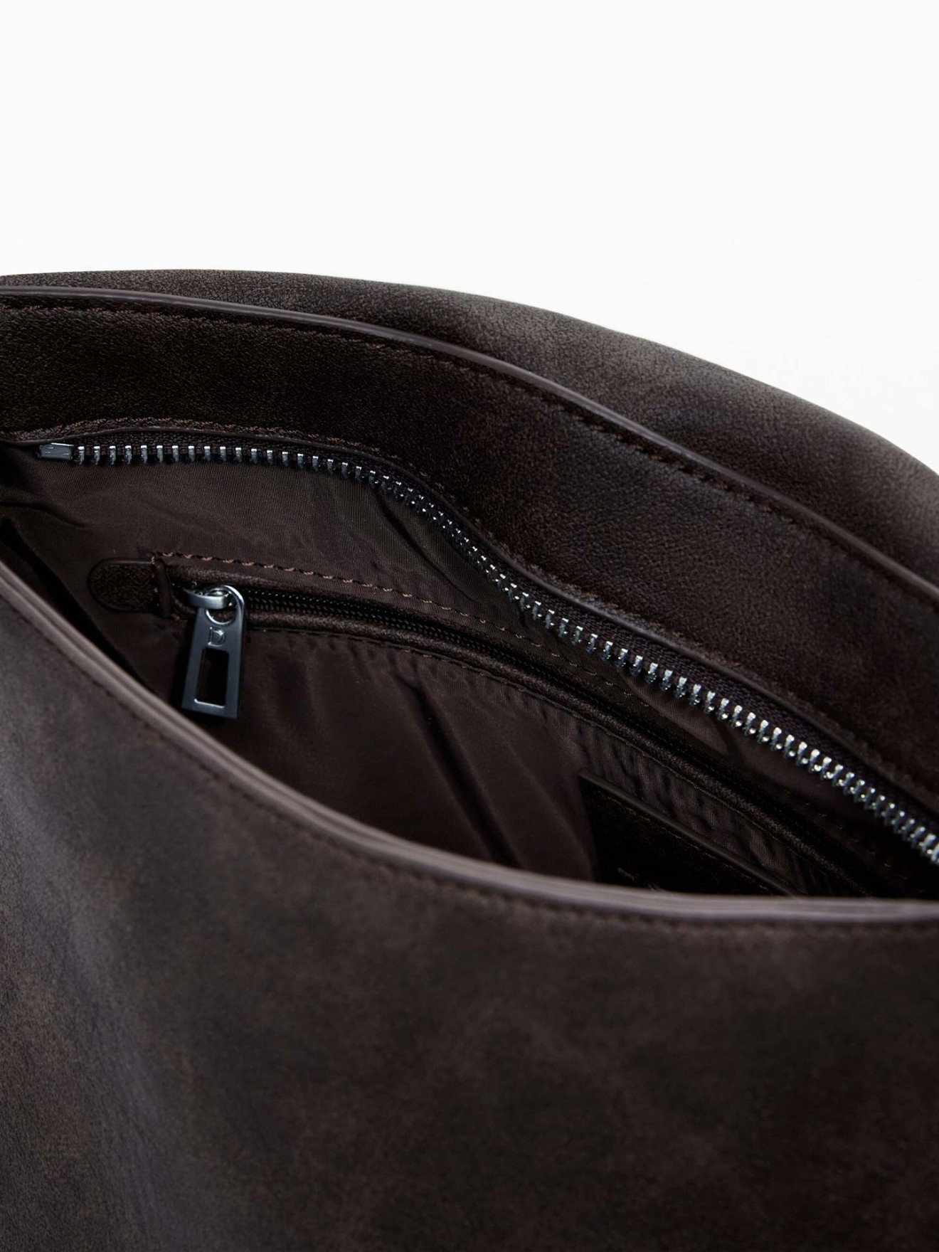 Mala de Ombro com Tachas