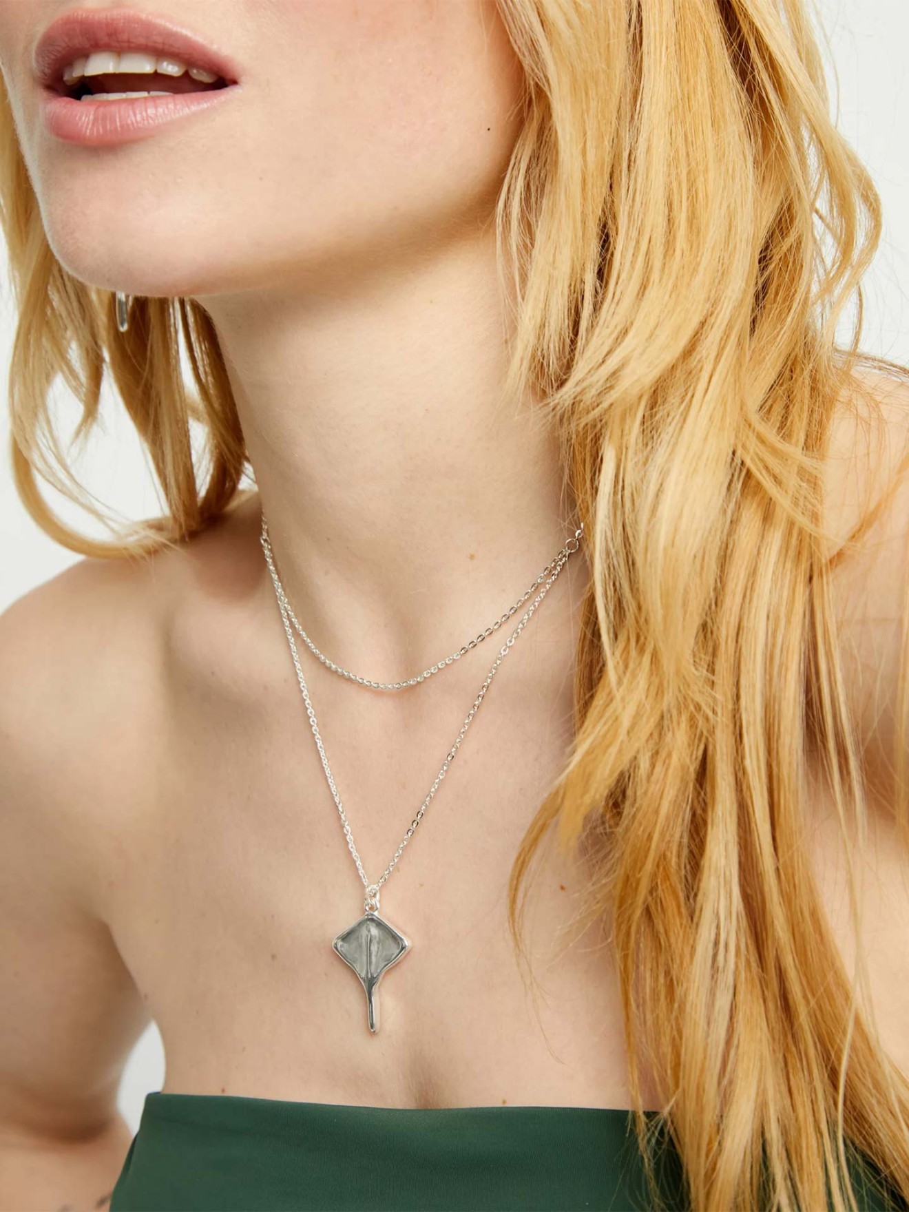 Colar de Corrente Multi Fio com Raia