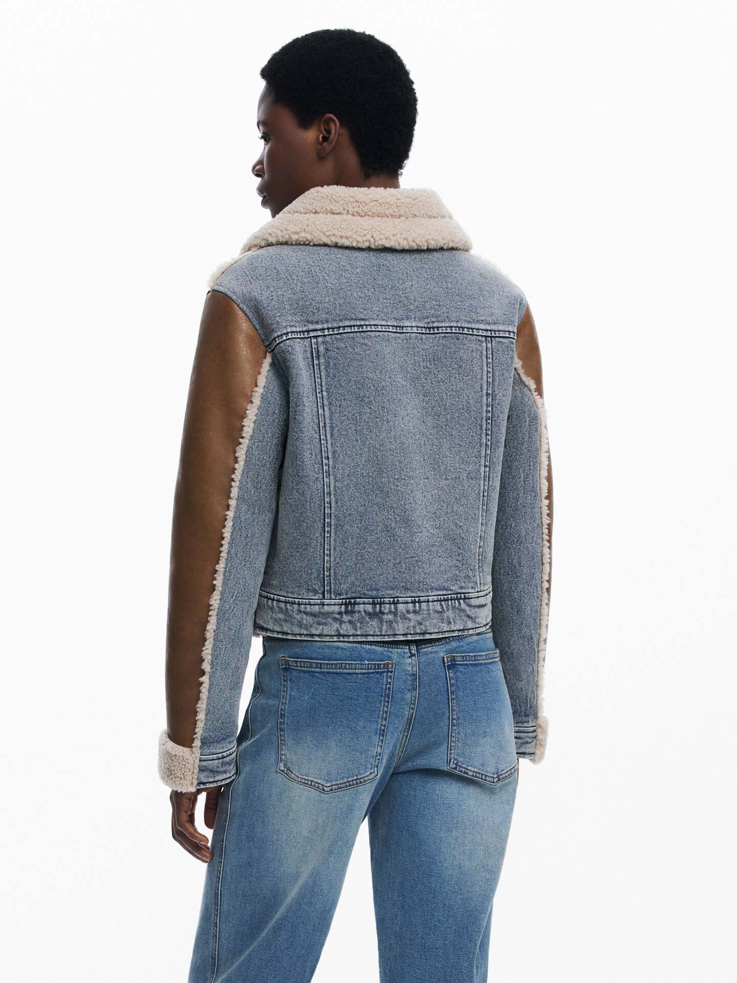 Casaco Curto Combinado