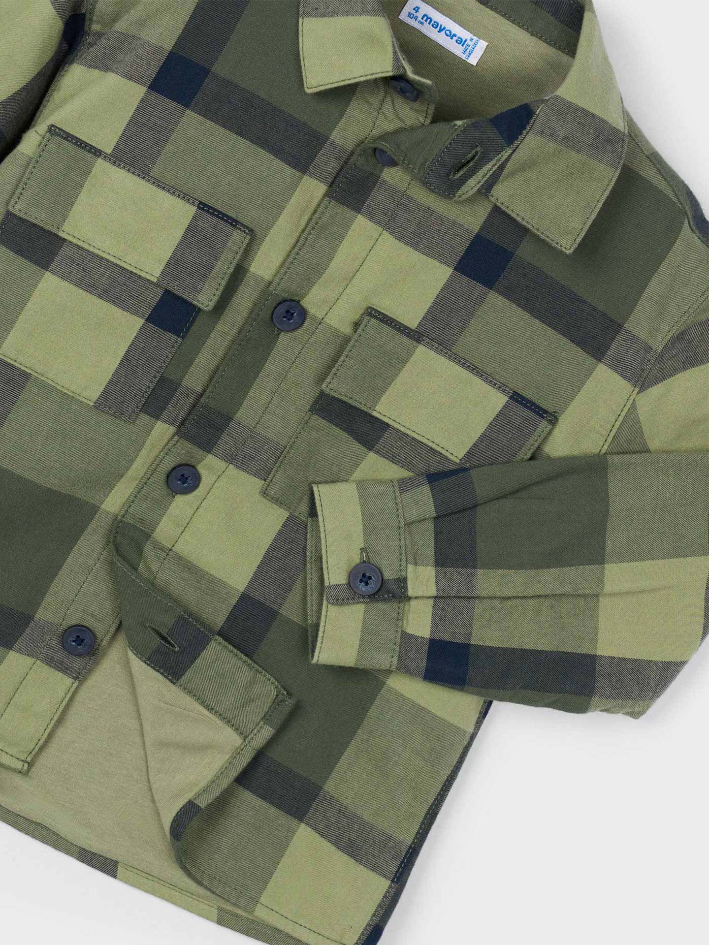 Sobre Camisa Quadrados