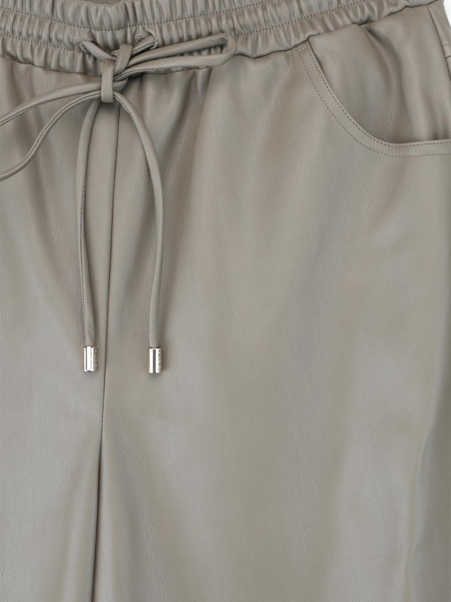 Calças Straight Fit