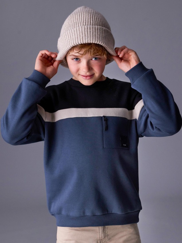 Sweatshirt