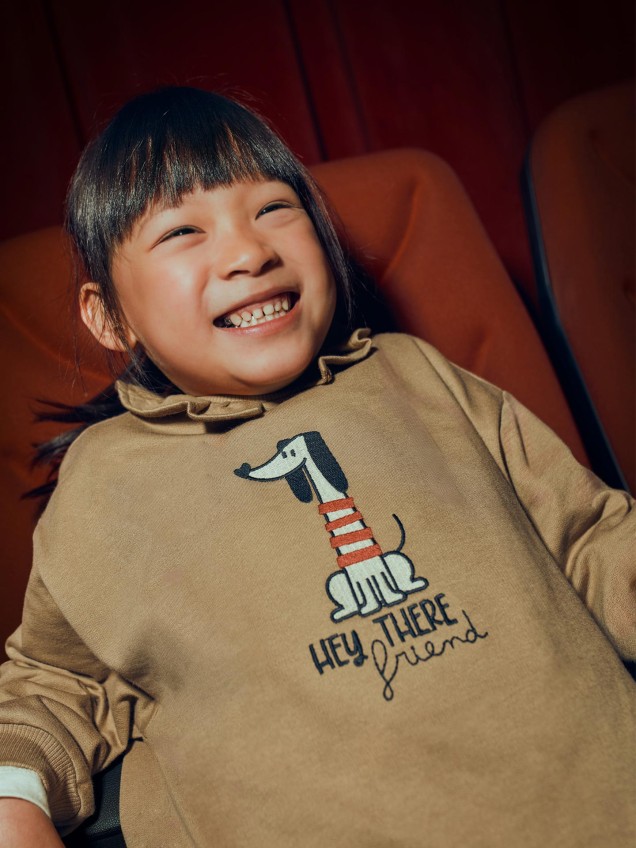 Sweatshirt com Gola Folho